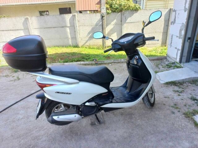Хонда Lead 110, объемом двигателя 0.11 л и пробегом 0 тыс. км за 1800 $, фото 3 на Automoto.ua