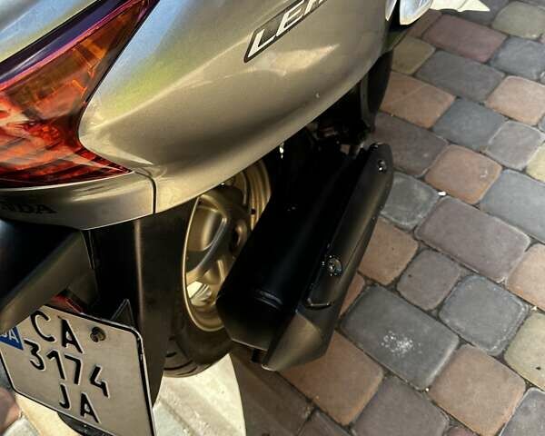 Серый Хонда Lead 110 JF-19, объемом двигателя 0 л и пробегом 32 тыс. км за 1057 $, фото 2 на Automoto.ua