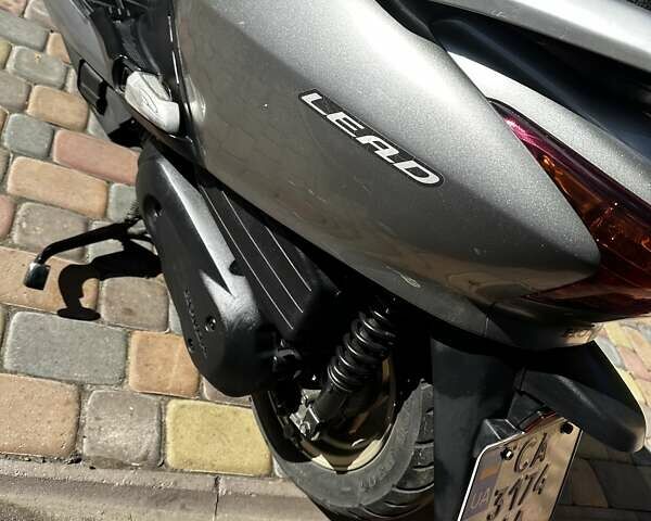 Серый Хонда Lead 110 JF-19, объемом двигателя 0 л и пробегом 32 тыс. км за 1057 $, фото 3 на Automoto.ua