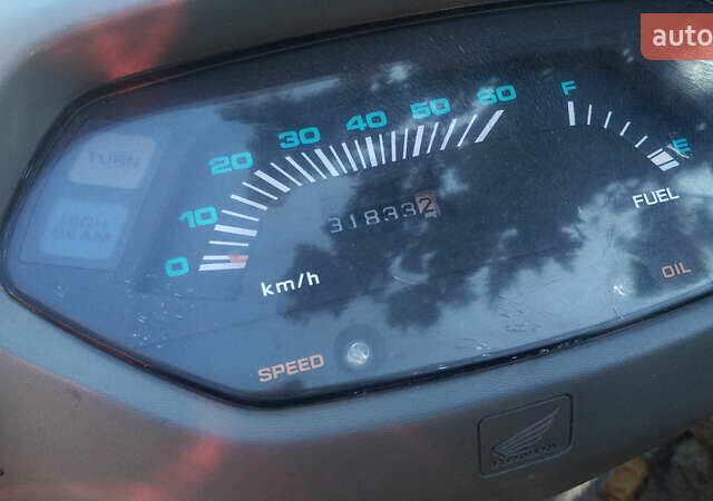 Серый Хонда Lead 50 AF-20, объемом двигателя 0.05 л и пробегом 33 тыс. км за 500 $, фото 4 на Automoto.ua