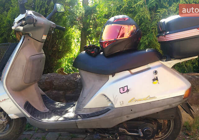 Серый Хонда Lead 50 AF-20, объемом двигателя 0.05 л и пробегом 33 тыс. км за 500 $, фото 1 на Automoto.ua