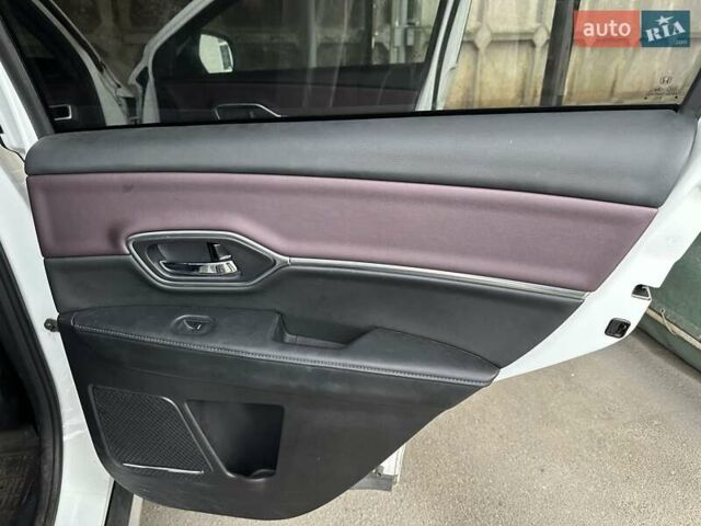 Белый Хонда M-NV, объемом двигателя 0 л и пробегом 42 тыс. км за 12300 $, фото 7 на Automoto.ua