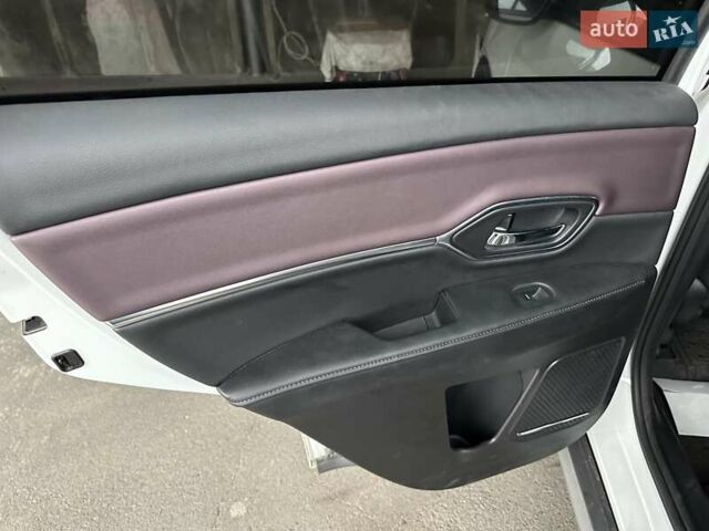 Белый Хонда M-NV, объемом двигателя 0 л и пробегом 42 тыс. км за 12300 $, фото 11 на Automoto.ua