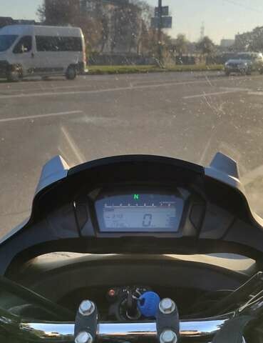 Красный Хонда NC 700X Integra, объемом двигателя 0 л и пробегом 17 тыс. км за 6000 $, фото 9 на Automoto.ua