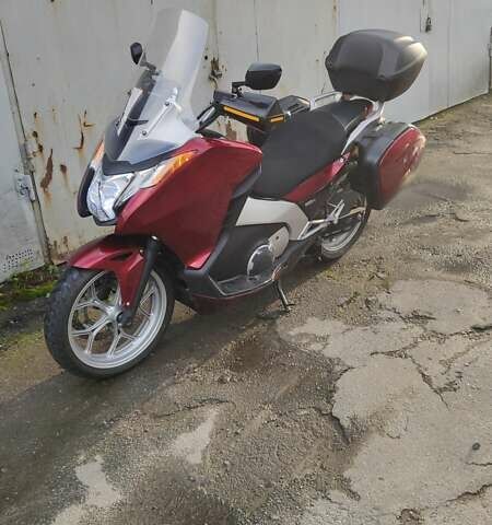 Красный Хонда NC 700X Integra, объемом двигателя 0 л и пробегом 17 тыс. км за 6000 $, фото 2 на Automoto.ua