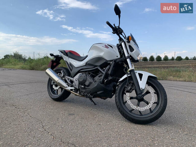 Білий Хонда NC 750S, об'ємом двигуна 0.75 л та пробігом 11 тис. км за 6500 $, фото 2 на Automoto.ua