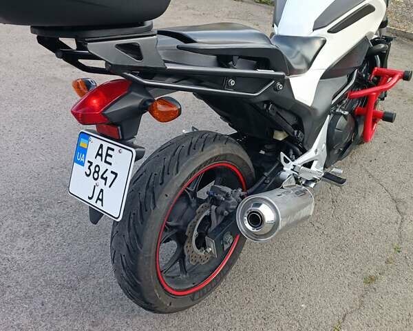 Белый Хонда NC 750S, объемом двигателя 0.74 л и пробегом 21 тыс. км за 5800 $, фото 1 на Automoto.ua
