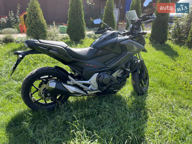Хонда NC 750S 2019 у Бердичеве на Automoto.ua Чорний Хонда NC 750S, об'ємом двигуна 0.75 л та пробігом 11 тис. км за 9999 $, фото 26 на Automoto.ua