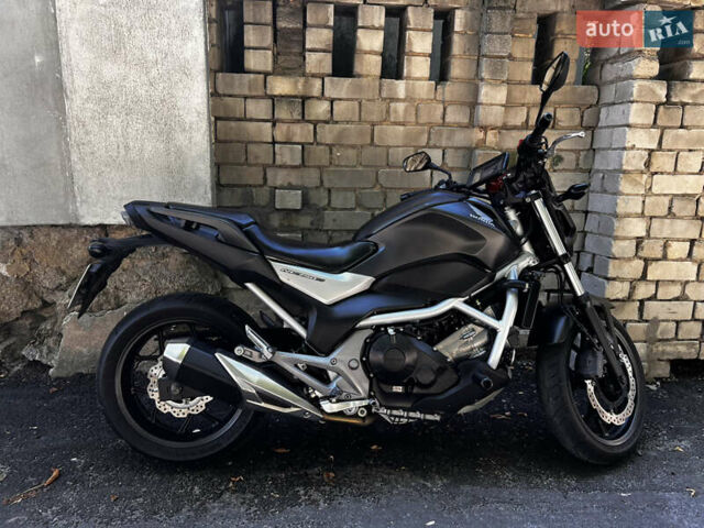 Черный Хонда NC 750S, объемом двигателя 0.75 л и пробегом 20 тыс. км за 5900 $, фото 7 на Automoto.ua