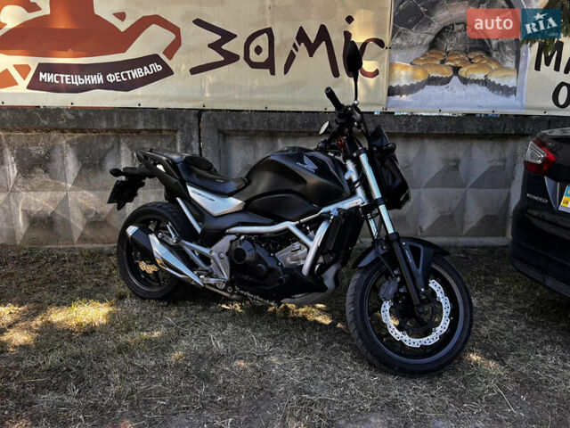 Черный Хонда NC 750S, объемом двигателя 0.75 л и пробегом 20 тыс. км за 5900 $, фото 4 на Automoto.ua