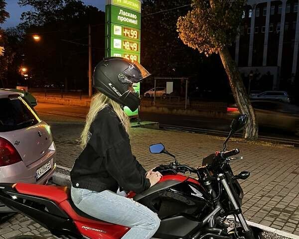 Красный Хонда NC 750S, объемом двигателя 0 л и пробегом 28 тыс. км за 7000 $, фото 1 на Automoto.ua