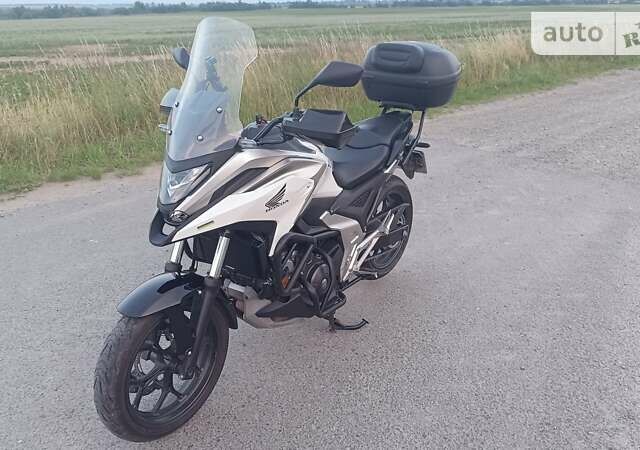 Білий Хонда NC 750X, об'ємом двигуна 0.75 л та пробігом 9 тис. км за 11395 $, фото 27 на Automoto.ua