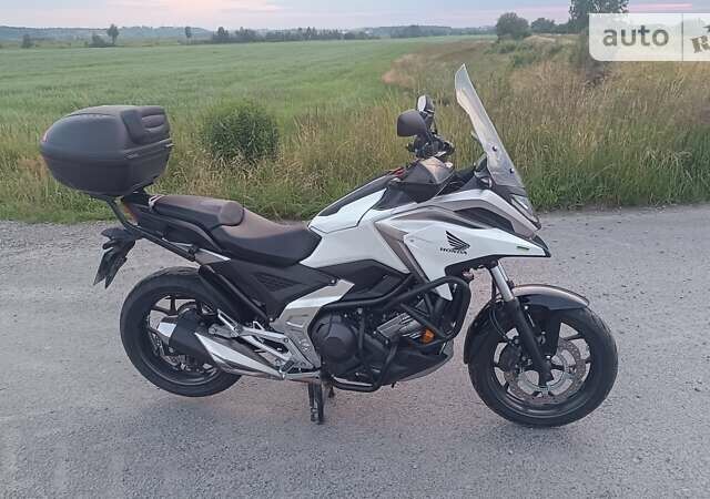 Білий Хонда NC 750X, об'ємом двигуна 0.75 л та пробігом 9 тис. км за 11395 $, фото 21 на Automoto.ua