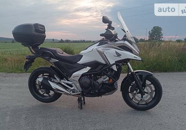 Білий Хонда NC 750X, об'ємом двигуна 0.75 л та пробігом 9 тис. км за 11395 $, фото 20 на Automoto.ua