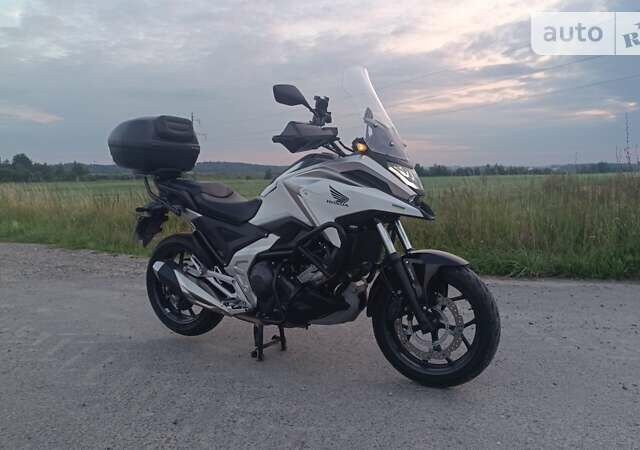 Білий Хонда NC 750X, об'ємом двигуна 0.75 л та пробігом 9 тис. км за 11395 $, фото 1 на Automoto.ua