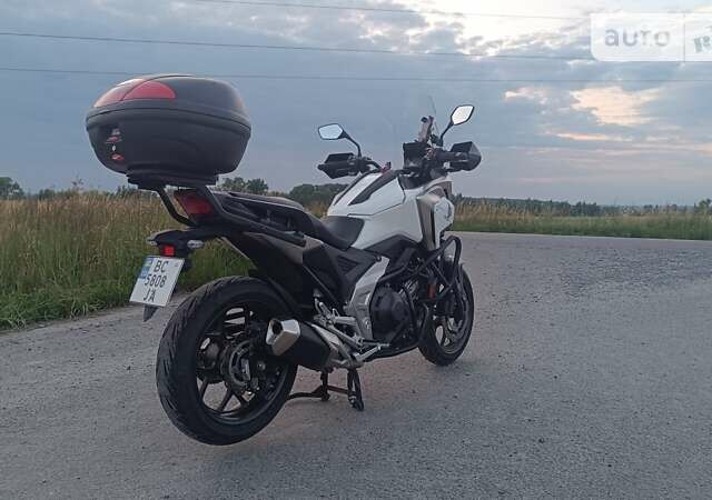 Білий Хонда NC 750X, об'ємом двигуна 0.75 л та пробігом 9 тис. км за 11395 $, фото 18 на Automoto.ua