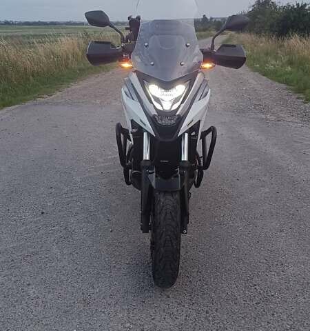 Білий Хонда NC 750X, об'ємом двигуна 0.75 л та пробігом 9 тис. км за 11395 $, фото 6 на Automoto.ua