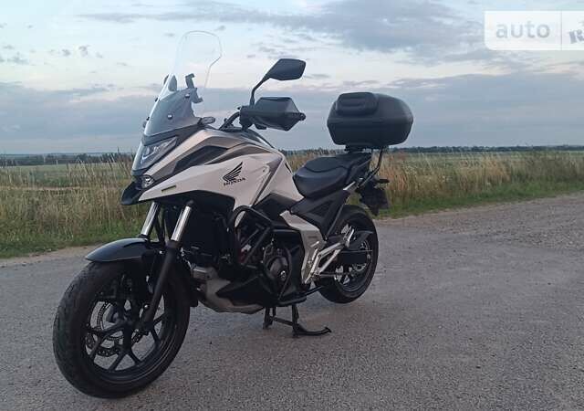 Білий Хонда NC 750X, об'ємом двигуна 0.75 л та пробігом 9 тис. км за 11395 $, фото 26 на Automoto.ua