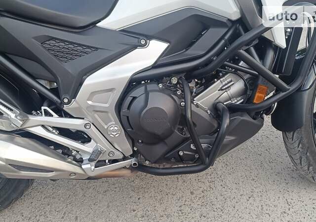 Білий Хонда NC 750X, об'ємом двигуна 0.75 л та пробігом 9 тис. км за 11395 $, фото 16 на Automoto.ua