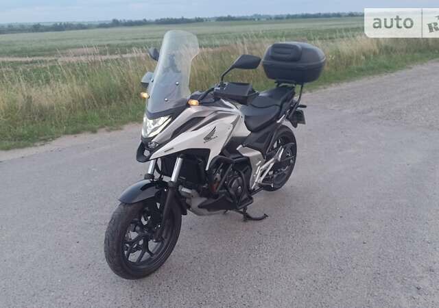 Білий Хонда NC 750X, об'ємом двигуна 0.75 л та пробігом 9 тис. км за 11395 $, фото 36 на Automoto.ua