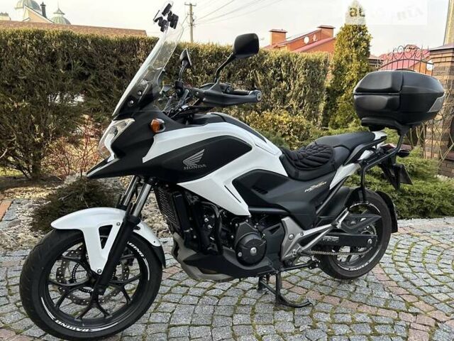 Белый Хонда NC 750X, объемом двигателя 0.7 л и пробегом 12 тыс. км за 9000 $, фото 11 на Automoto.ua