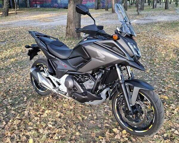 Черный Хонда NC 750X, объемом двигателя 0.75 л и пробегом 12 тыс. км за 9300 $, фото 14 на Automoto.ua