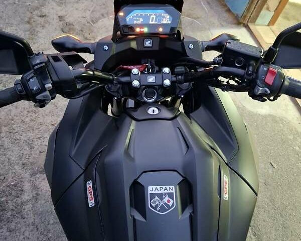 Черный Хонда NC 750X, объемом двигателя 0.75 л и пробегом 12 тыс. км за 9300 $, фото 5 на Automoto.ua
