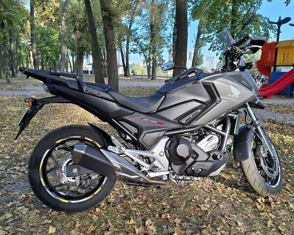 Черный Хонда NC 750X, объемом двигателя 0.75 л и пробегом 12 тыс. км за 9300 $, фото 10 на Automoto.ua