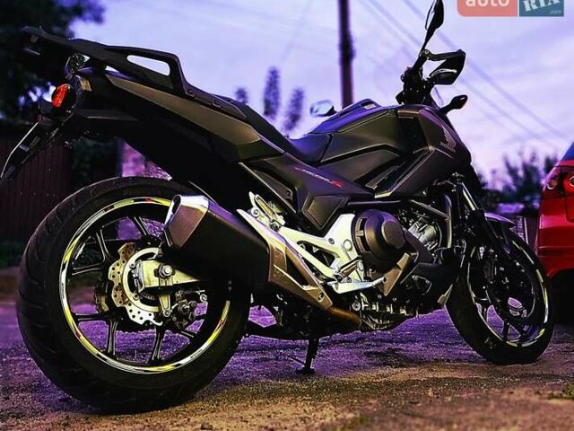 Черный Хонда NC 750X, объемом двигателя 0.75 л и пробегом 12 тыс. км за 9300 $, фото 6 на Automoto.ua