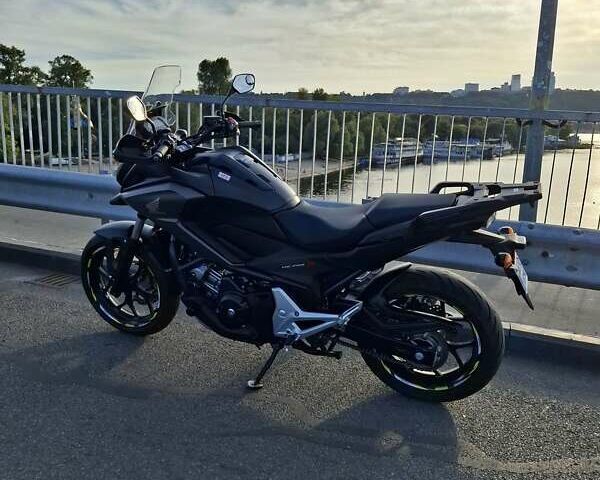 Черный Хонда NC 750X, объемом двигателя 0.75 л и пробегом 12 тыс. км за 9300 $, фото 15 на Automoto.ua