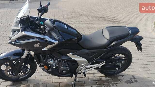Черный Хонда NC 750X, объемом двигателя 0.75 л и пробегом 9 тыс. км за 10450 $, фото 14 на Automoto.ua