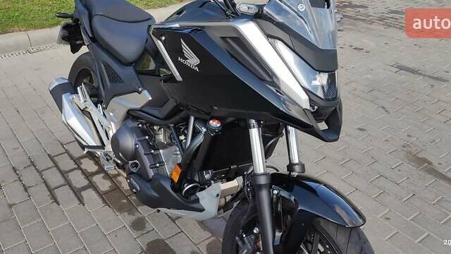 Черный Хонда NC 750X, объемом двигателя 0.75 л и пробегом 9 тыс. км за 10450 $, фото 8 на Automoto.ua