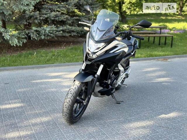 Чорний Хонда NC 750X, об'ємом двигуна 0.75 л та пробігом 1 тис. км за 9750 $, фото 2 на Automoto.ua