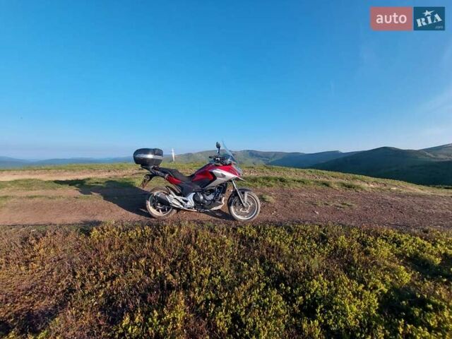 Красный Хонда NC 750X, объемом двигателя 0.75 л и пробегом 35 тыс. км за 7000 $, фото 8 на Automoto.ua