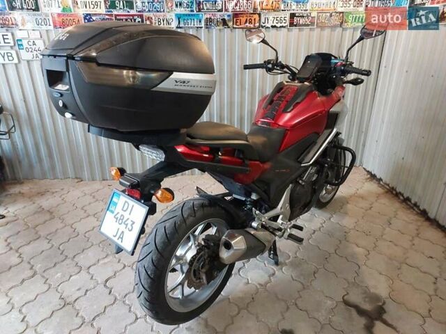 Красный Хонда NC 750X, объемом двигателя 0.75 л и пробегом 35 тыс. км за 7000 $, фото 2 на Automoto.ua