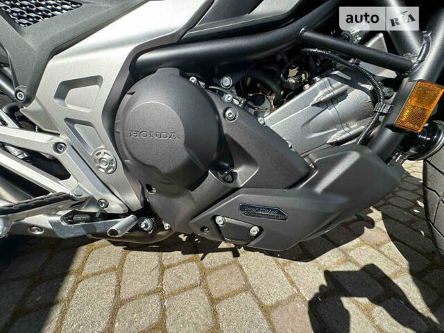 Хонда NC 750X, объемом двигателя 0.75 л и пробегом 2 тыс. км за 9900 $, фото 8 на Automoto.ua