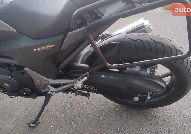 Серый Хонда NC 750X, объемом двигателя 0.74 л и пробегом 11 тыс. км за 8300 $, фото 5 на Automoto.ua