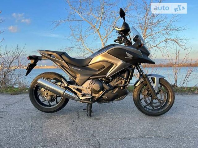 Сірий Хонда NC 750X, об'ємом двигуна 0.75 л та пробігом 40 тис. км за 6900 $, фото 4 на Automoto.ua