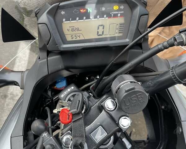 Сірий Хонда NC 750X, об'ємом двигуна 0.75 л та пробігом 42 тис. км за 8000 $, фото 4 на Automoto.ua