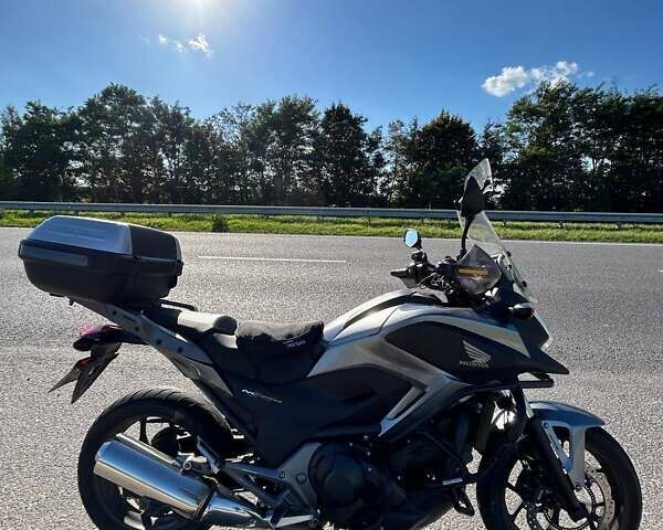Серый Хонда NC 750X, объемом двигателя 0.75 л и пробегом 39 тыс. км за 8200 $, фото 6 на Automoto.ua