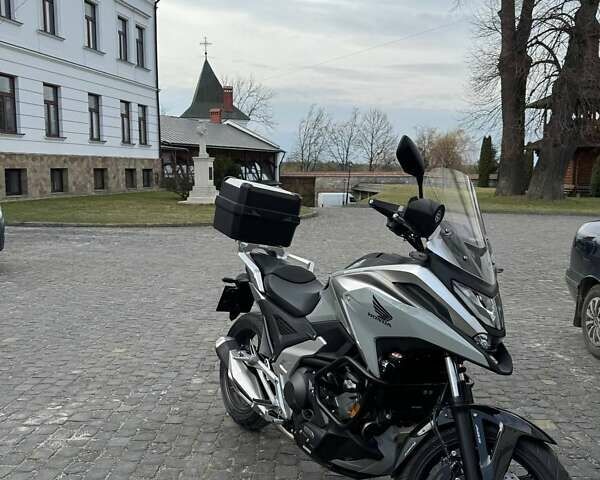 Серый Хонда NC 750X, объемом двигателя 0.75 л и пробегом 10 тыс. км за 11000 $, фото 11 на Automoto.ua