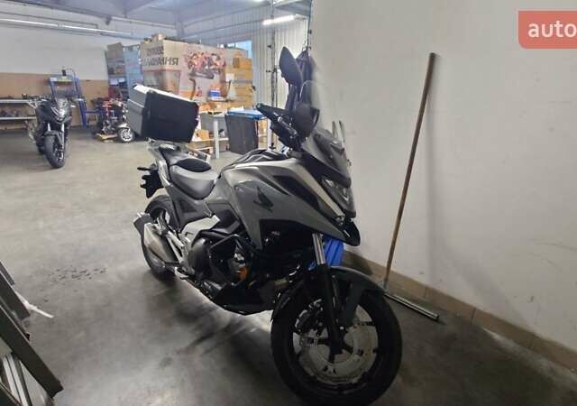 Серый Хонда NC 750X, объемом двигателя 0.75 л и пробегом 10 тыс. км за 11000 $, фото 1 на Automoto.ua