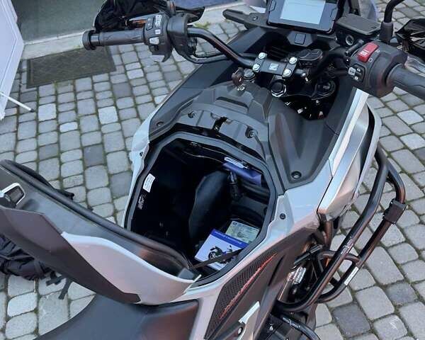 Серый Хонда NC 750X, объемом двигателя 0.74 л и пробегом 6 тыс. км за 11200 $, фото 8 на Automoto.ua