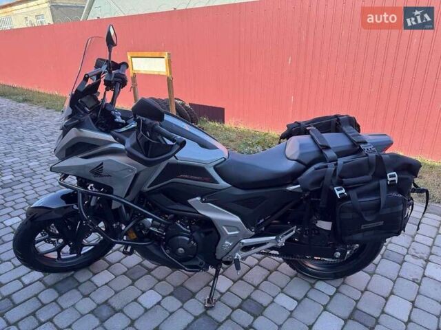 Серый Хонда NC 750X, объемом двигателя 0.74 л и пробегом 6 тыс. км за 11200 $, фото 11 на Automoto.ua
