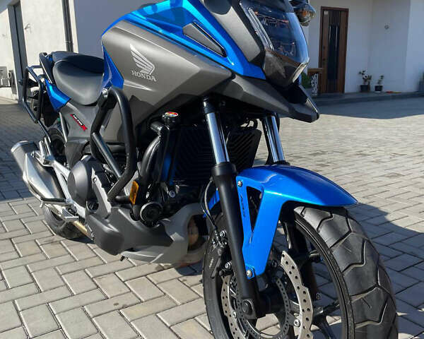 Синий Хонда NC 750X, объемом двигателя 0.75 л и пробегом 8 тыс. км за 9500 $, фото 4 на Automoto.ua