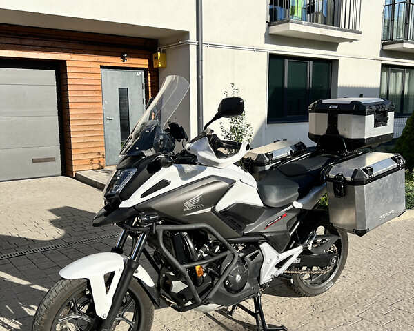 Белый Хонда NC 750XA, объемом двигателя 0.75 л и пробегом 49 тыс. км за 8490 $, фото 10 на Automoto.ua