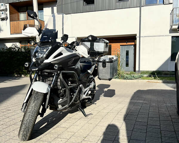 Белый Хонда NC 750XA, объемом двигателя 0.75 л и пробегом 49 тыс. км за 8490 $, фото 12 на Automoto.ua