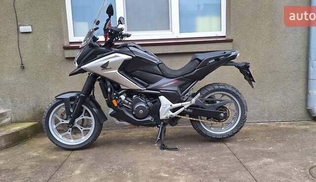 Черный Хонда NC 750XA, объемом двигателя 0 л и пробегом 100 тыс. км за 6500 $, фото 2 на Automoto.ua