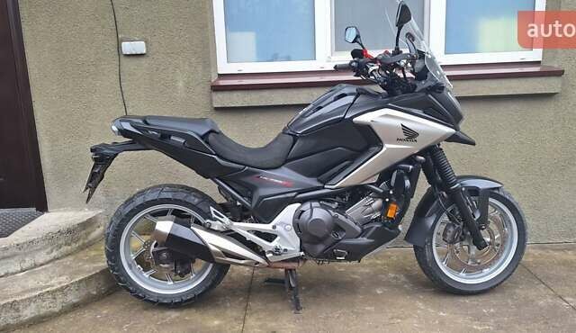 Черный Хонда NC 750XA, объемом двигателя 0 л и пробегом 100 тыс. км за 6500 $, фото 7 на Automoto.ua