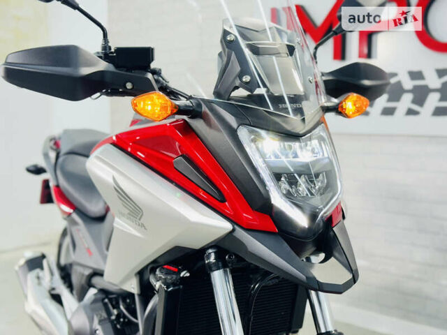 Червоний Хонда NC 750XA, об'ємом двигуна 0.75 л та пробігом 26 тис. км за 8000 $, фото 32 на Automoto.ua